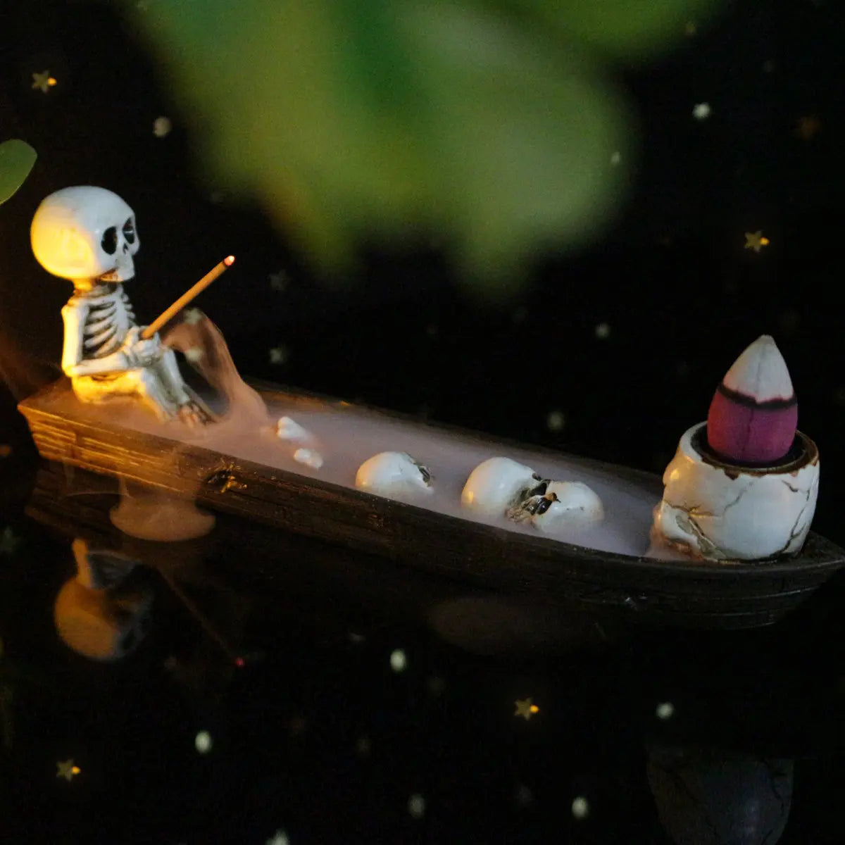 Skeleton Fishing Boat Incense Burner with Skull Details and Backflow Smoke Effect [YQT:ULO-260924-004:292c04dd63cf020d]