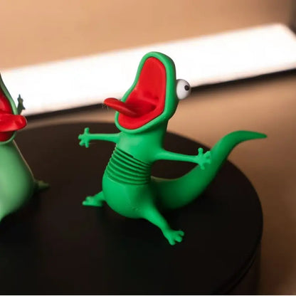 Green Spring Lizard Figurine with Wide Open Mouth and Curved Tail [YQT:ULO-261007-005:fbe3af0190e5043f]