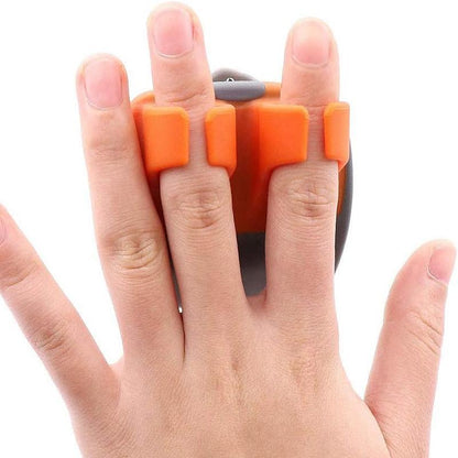 Palm Vegetable Peeler with Two Finger Grips for Potatoes, Carrots and Cucumbers [YQT:ULO-261015-004:ea9d7717f2f5b072]
