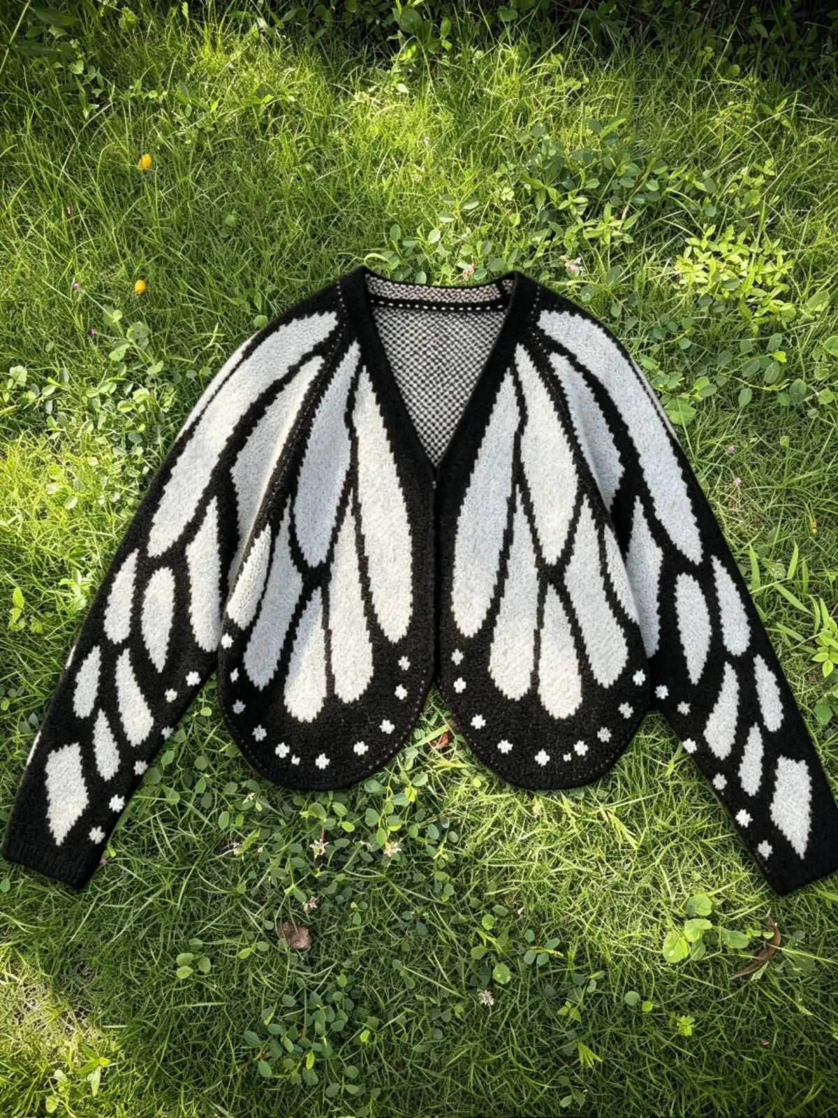 Women's Butterfly Wing Knit Cardigan with V Neck and Long Sleeves [YQT:ULO-260922-003:326d924e2cde2b38]