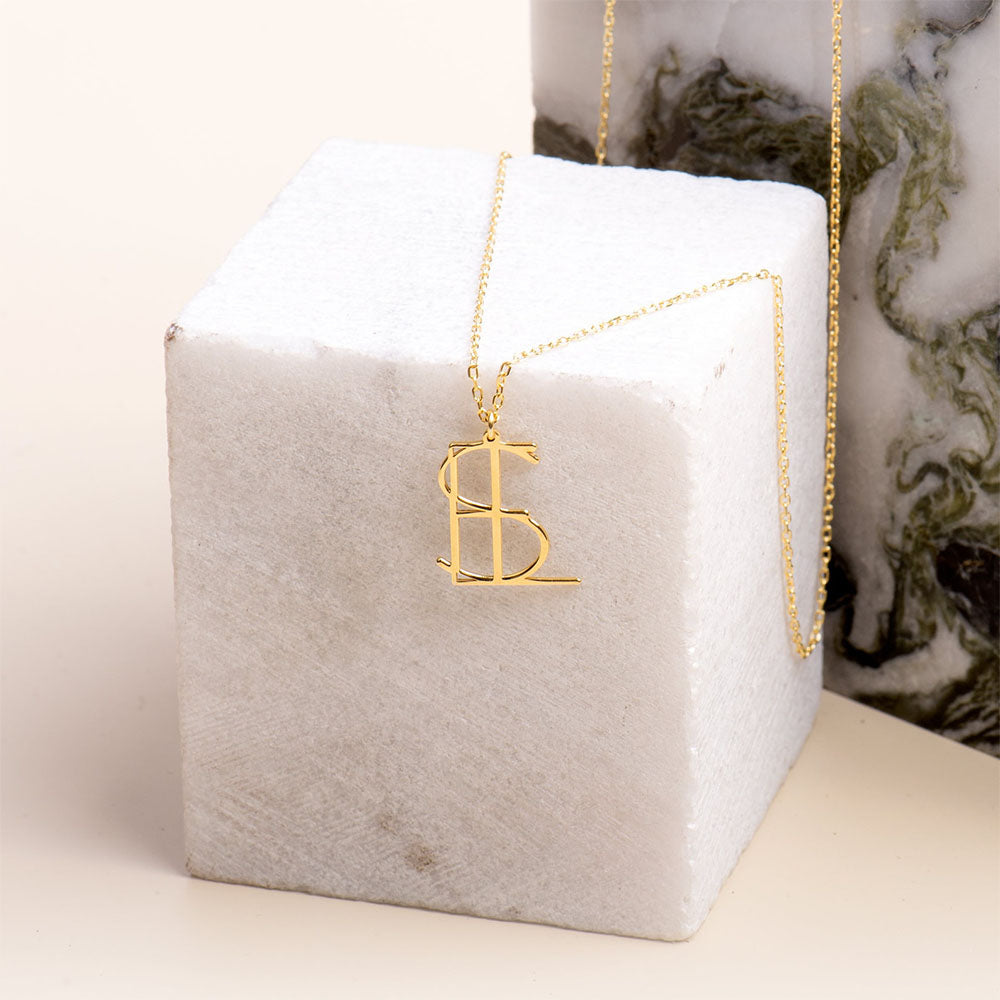 💗Collier personnalisé avec logo et nom au design unique.